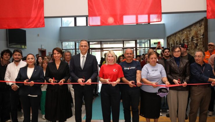 Akdeniz Üniversitesinde Cumhuriyet Coşkusu