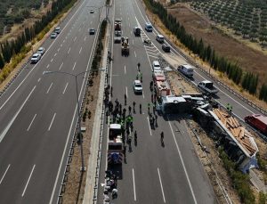 Akhisar’daki otobüs faciasında acı haber! 6 gündür yoğun bakımda olan kadın öldü, can kaybı 12’ye çıktı