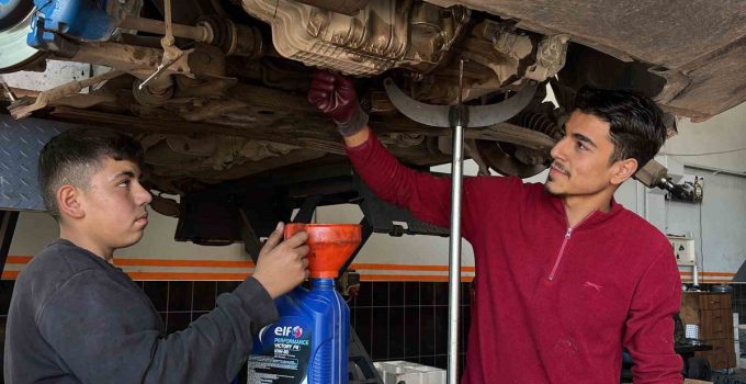Aksaray’da oto ustası kışlık bakım uyarısı yaptı, ihmal 150-200 bin liraya mal oluyor