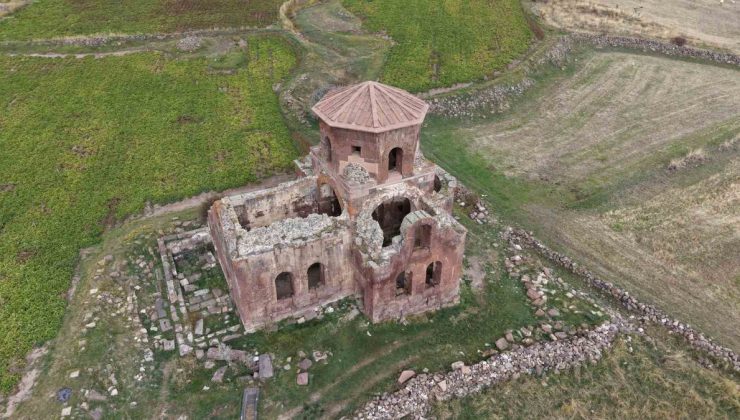 Aksaray’ın Güzelyurt ilçesindeki 1500 yıllık Kızıl Kilise ziyaretçilerini cezbediyor
