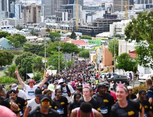 Albüm: Güney Afrika’da ilk kez düzenlenen Nelson Mandela Maratonu’na yoğun ilgi