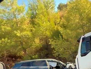 Antalya Kumluca’da cip ile kamyon çarpıştı, yaralanan Çinli 4 turistten 1’i öldü