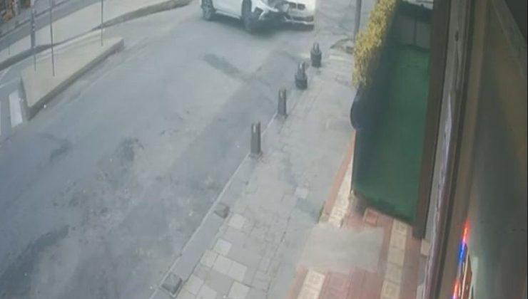 Arnavutköy’de iki otomobil çarpıştı, 1 kişi hafif yaralandı; kazayı kamera kaydetti