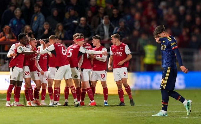 Arsenal’e büyük şok! 4. Lig ekibine elendiler!