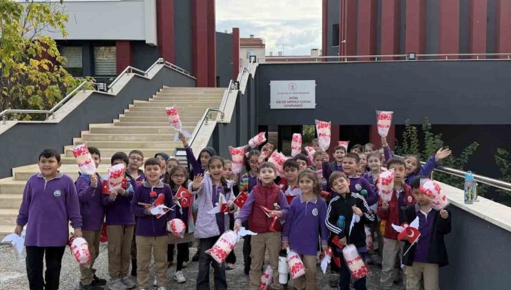 Aydın’da 2. sınıf öğrencileri Cumhuriyet Bayramı etkinliğinde kütüphanede buluştu