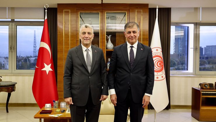 Bakan Bolat, İzmir Başkanı Tugay’ı ağırlayıp AK Parti ailesine hoş geldiniz dedi