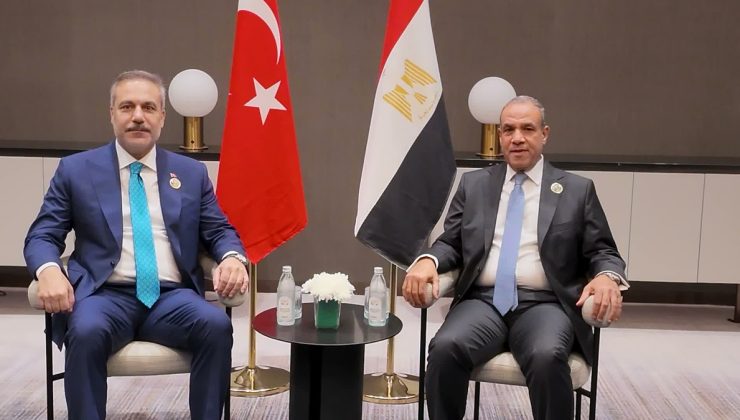 Bakan Fidan, Bağdat’ta İİT toplantısında Mısırlı mevkidaşıyla görüştü