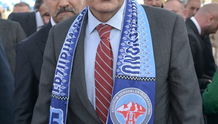 Bakan Tekin, Meta’ya çocuklara zarar gerekçesiyle açılan davalarda adım atacak
