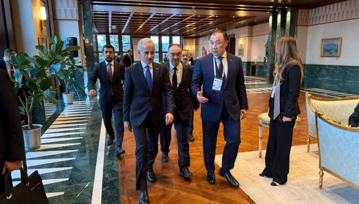 Bakan Uraloğlu, Kazakistanlı bakanlarla bir araya geldi