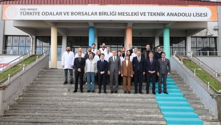 Bakan Yardımcısı Macit ve Vali Bozkurt, Ağrı’da TOBB meslek lisesini inceledi