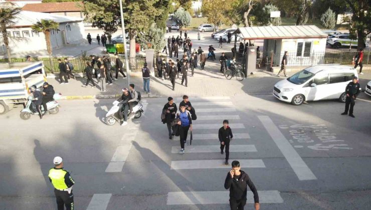 Balıkesir’de okul ve yurt çevresi denetimlerinde 10 şüpheli yakalandı
