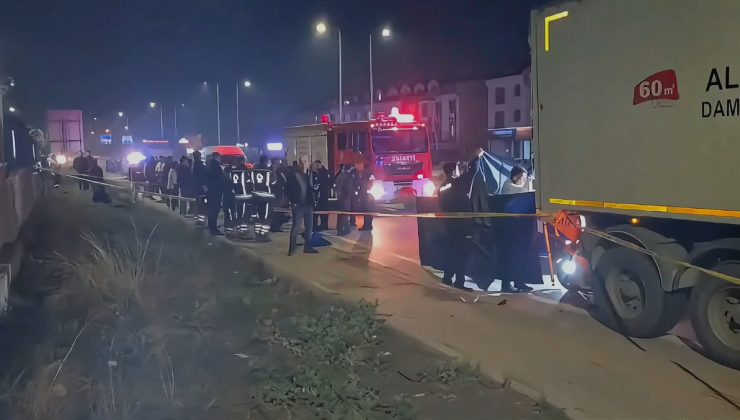 Bandırma’da motosiklet sürücüsü park halindeki TIR’a arkadan çarpıp hayatını kaybetti