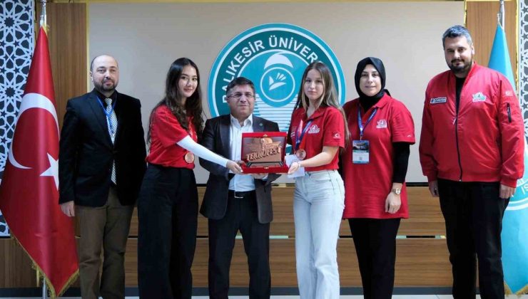 BAÜN Rektörü Oğurlu, TEKNOFEST 2026’da üçüncü olan Karnas Takımı’nı tebrik etti