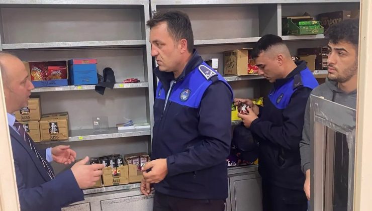 Bayburt’ta zabıta, okul kantinlerinde denetim yaptı, son kullanma tarihlerine baktı