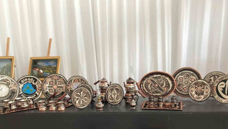 Bingöl’de kadınların bakır işlemeleri Kahire’deki 8. Turathna Fuarı’nda sergilendi