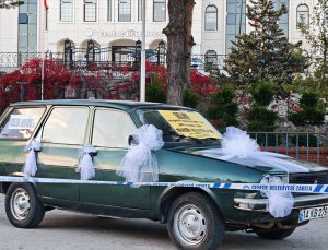 Bolu Gerede’de bağışlanan 1982 model otomobil cami yararına açık artırmada satılacak