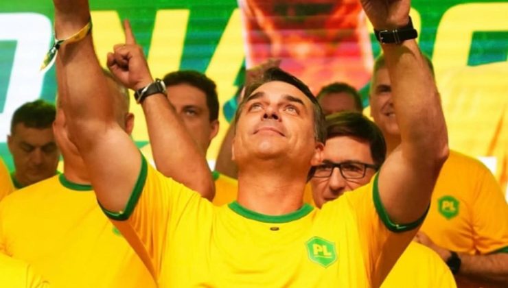 Brezilya’da işler karışıyor: Başkan adayı Flávio Bolsonaro’nun pasaportlarına el konuldu, ülkeden çıkışı yasaklandı