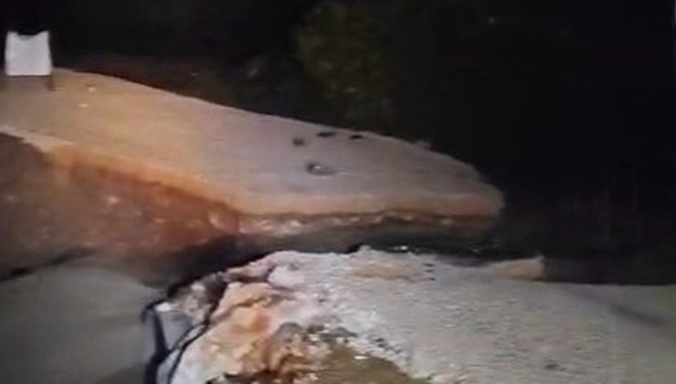 Bursa İnegöl’de sağanakta çöken köprüde mahsur kalan sürücüler kurtarıldı