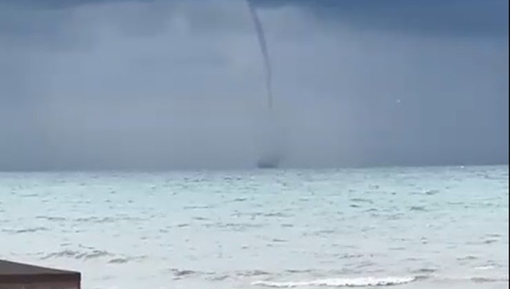 Bursa Mudanya’da denizde oluşan hortum cep telefonuyla görüntülendi