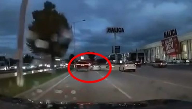 Bursa Nilüfer’de iki sürücünün yol verme tartışması araç kamerasına yansıdı