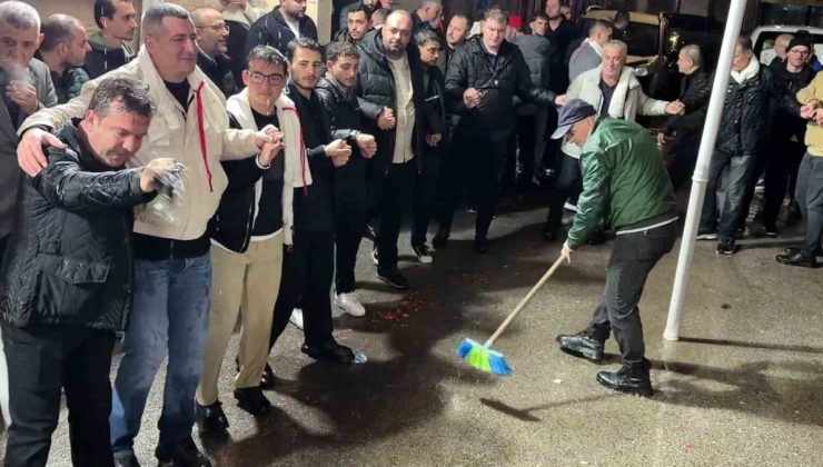 Bursa Osmangazi’de fırtına ve yağmura rağmen damat eğlencesi coşkuyla yapıldı