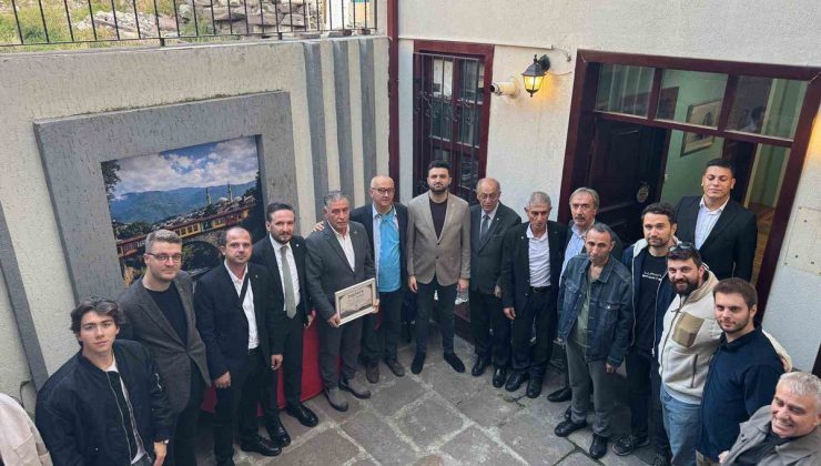 Bursaspor ve Bursa Fan Clup yönetimi maç öncesi Ankara-Bursa Derneği’ni ziyaret etti