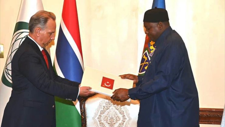 Büyükelçi Gökmen, güven mektubunu Barrow’a sunarak Gambiya’daki görevine başladı