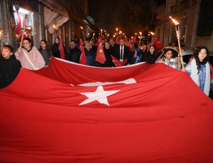 Çanakkale’de 103. yıl için Gelibolu ve Lapseki’de fener alayı düzenlendi