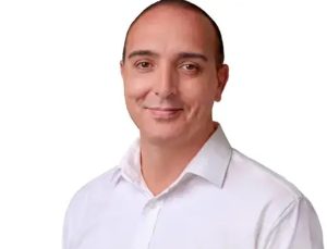 CHP’den istifa eden Konyaaltı Belediye Başkanı Cem Kotan Yeni Parti’ye katıldı