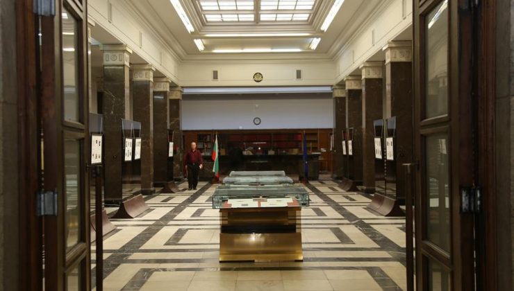 Çin’in Bulgaristan Büyükelçiliği 56 kütüphaneye yaklaşık 2.600 kitap bağışladı