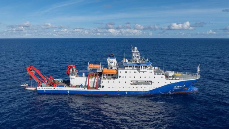 Çin’in Jiaolong aracı test dalışında 7.056,9 metreyle en yüksek derinliğe ulaştı