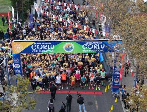 Çorlu’da Uluslararası Çorlu Yarı Maratonu’na 13 ülkeden 25 yabancı sporcu katıldı