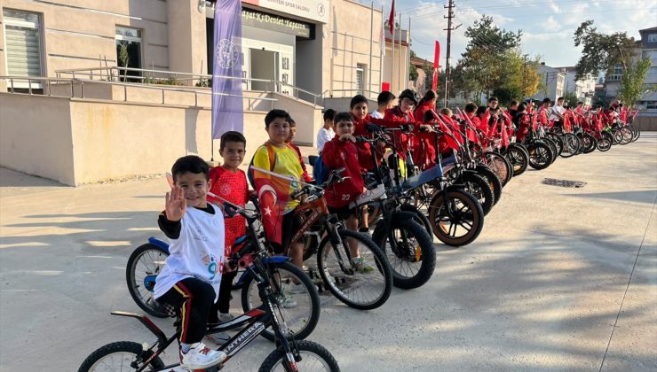 Cumhuriyet’in 103. yıl dönümü için Bilecik Pazaryeri’nde bisiklet turu düzenlendi