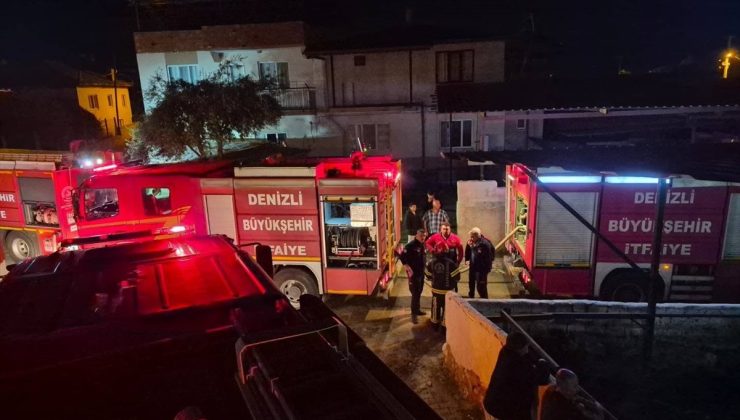 Denizli’nin Pamukkale ilçesinde besihanenin saman deposundaki yangın söndürüldü
