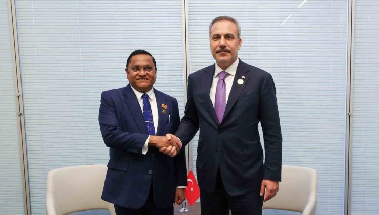 Dışişleri Bakanı Hakan Fidan, Bakü’de Sri Lankalı mevkidaşı Herath ile görüştü