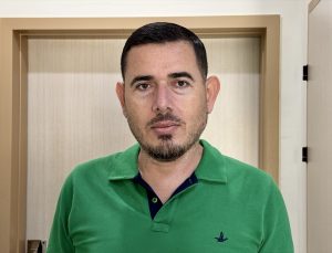 Doç. Dr. Ali Erdoğan, 15 yaş altı sosyal medya sınırlamasını olumlu buldu