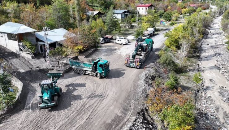 DSİ 8. Bölge ekipleri Uzundere’de sel ve rusubatı temizliyor