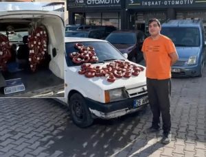 Duyanlar şaşıp kalıyor! Aracını sucuk ile takas etti