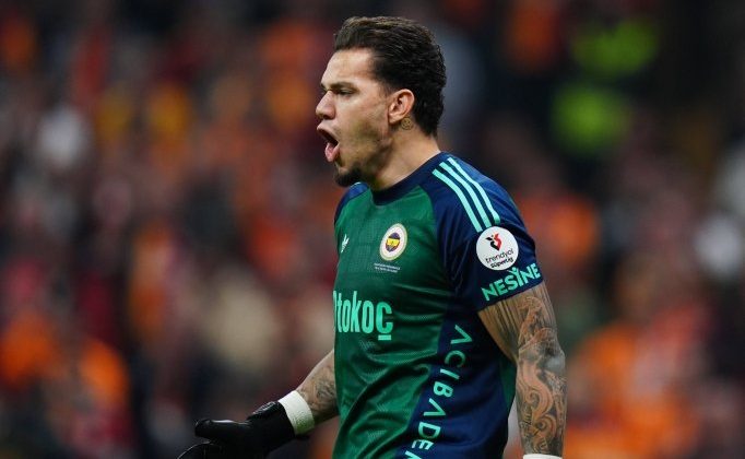 Ederson: “Kafamızı kaldırmalıyız”