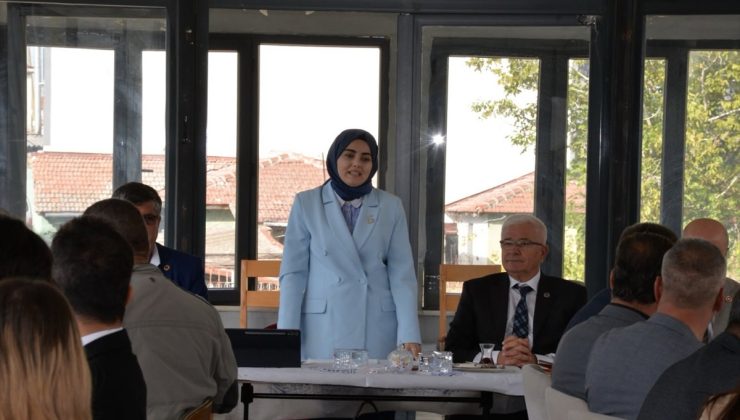Edirne Meriç’te Muhtarlar Günü törenine Kaymakam Odabaşı ve Başkan Atay katıldı