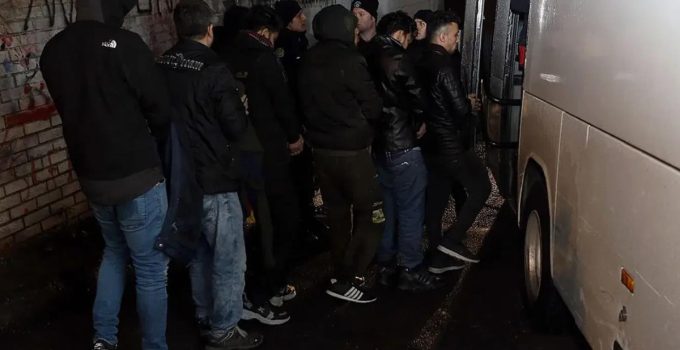 Edirne ve Kırklareli’nde 23 düzensiz göçmen yakalandı