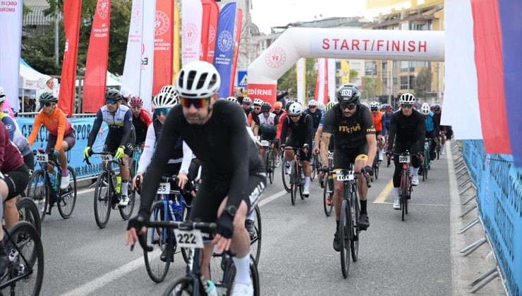 Edirne’de 17. Cumhuriyet Kupası Bisiklet Yol Yarışı’na 120 sporcu katıldı