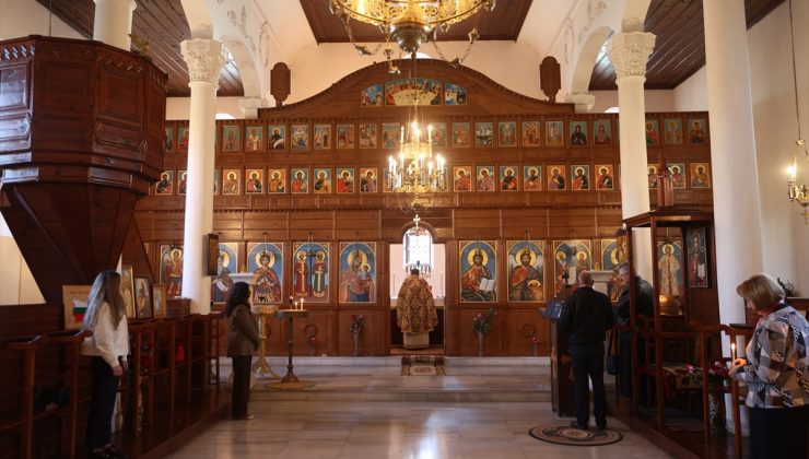 Edirne’de Bulgar rahip Angel Georgiev’in yönetiminde Bulgarca ayin yapıldı