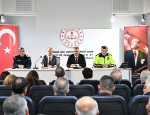 Edirne’de muhtarlar 19 Ekim Muhtarlar Günü’nde Vali Yunus Sezer’i ziyaret etti