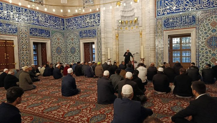 Edirne’de sabah namazı buluşmasına eski Diyanet İşleri Başkan Yrd. İşliyen katıldı
