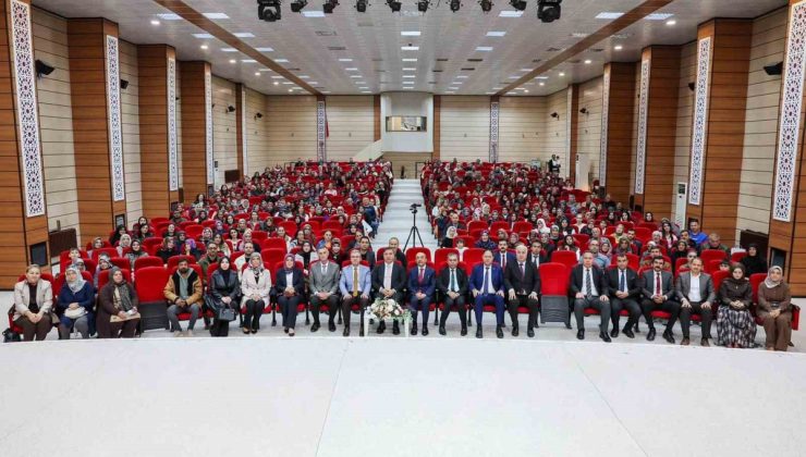 Erzincan Valisi Aydoğdu eğitimciler ve velilerle okul güvenliği toplantısına katıldı