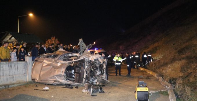 Erzurum Oltu’da araç 22 metre uçuruma yuvarlandı, 1 kişi öldü, 3 kişi yaralandı