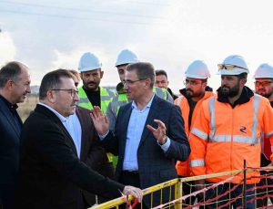 Erzurum Valisi Baruş ve Milletvekili Altınok yeni stadyum inşaatında inceleme yaptı