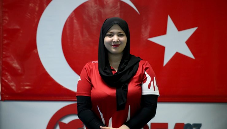 Eski milli tekvandocu Zülal Altın sakatlıklar sonrası fizyoterapist oldu.