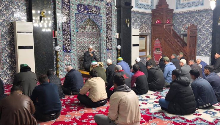 Eskişehir Sivrihisar’da Cuma sabah namazı buluşmasına yoğun ilgi gösterildi